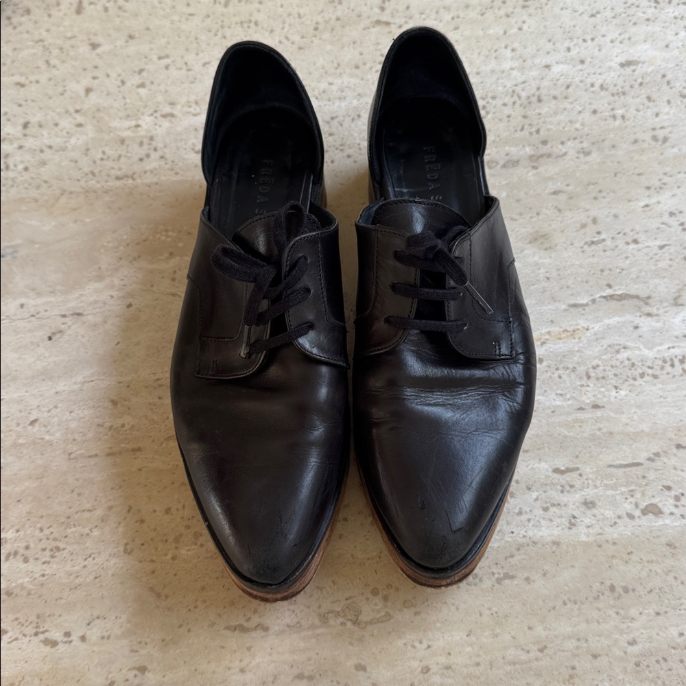 FRĒDA SALVADOR oxfords with cut out detail - Picture 4 of 8